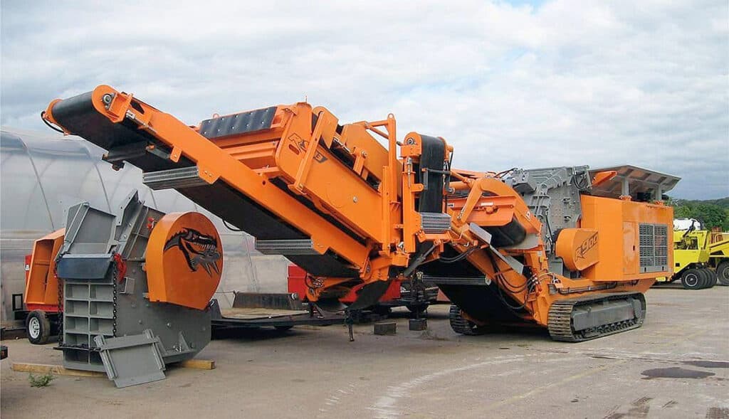 Crawler mobile crusher preparation for operation