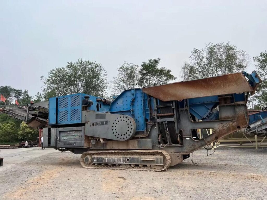 Old mobile crusher