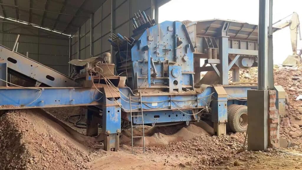 Tire frame structure mobile impact crusher
