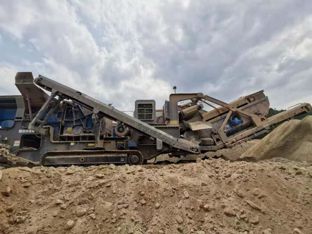 XCRUSHER's XC1213 mobile impact crusher at the crushing site